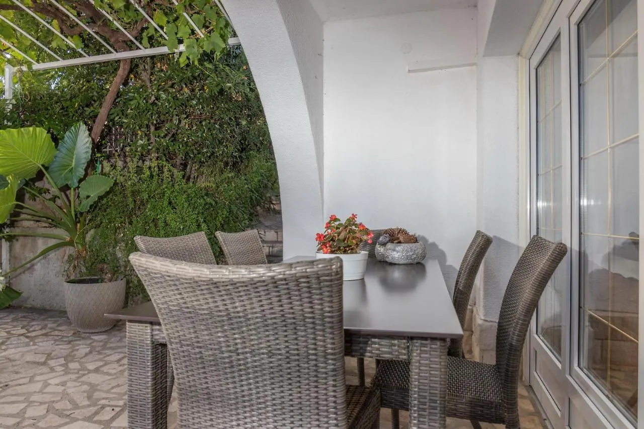 Apartmani Margit Novi Vinodolski 0*,